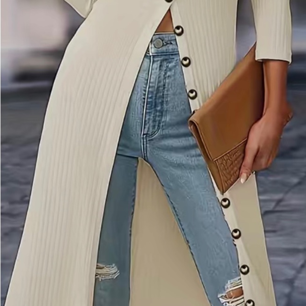 NEW   WINTER WHITE LONG CARDIGAN